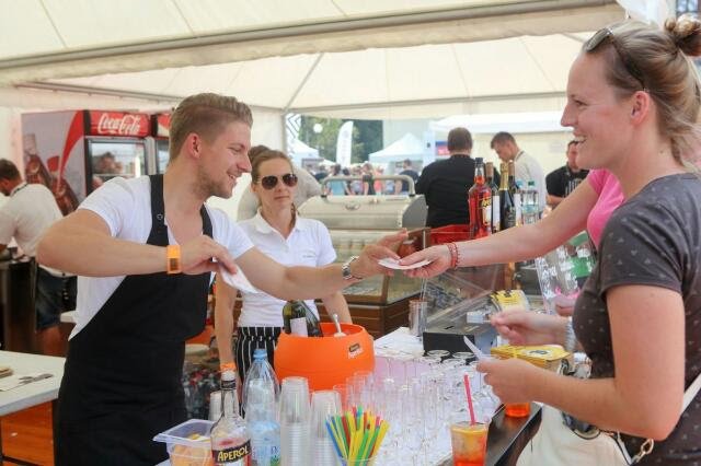 V nabídce festivalu nebudou chybět farmářské a regionální produkty, destiláty, tuzemská i zahraniční vína či pivo z minipivovarů