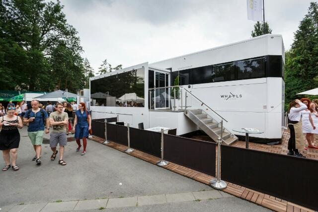 I ve Zlíně mohou hosté, pokud si včas koupí vstupenka, navštívit pojízdnou restauraci Wheels Zdeňka Pohlreicha