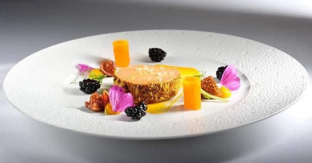 Terina z Foie Gras (pistácie, dýně, fíky, ostružiny)