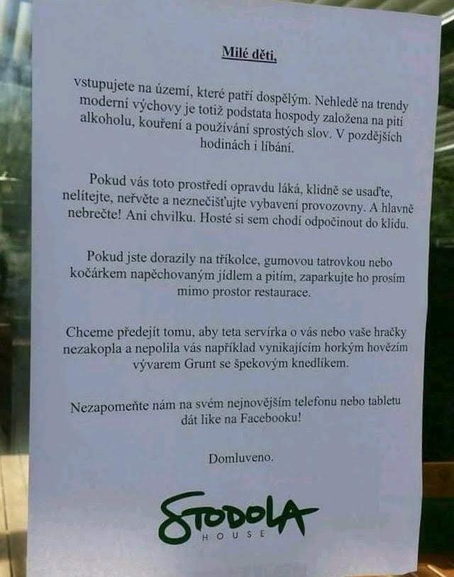 Cedule z restaurace Stodola House, která vzbudila tolik vášní