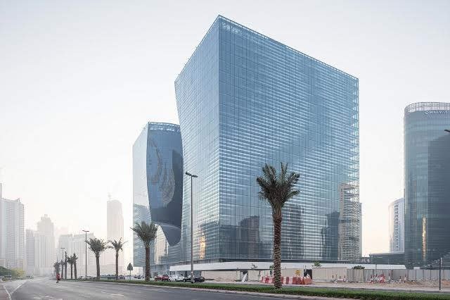  V Dubaji se dnes klientům otevřely dveře nového luxusního hotelu The Opus podle návrhu Zahy Hadid