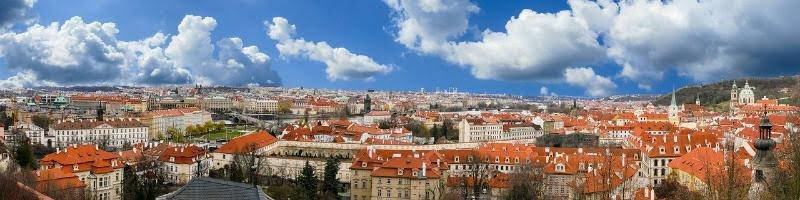 Praha odpustí poplatky hotelům i restauracím