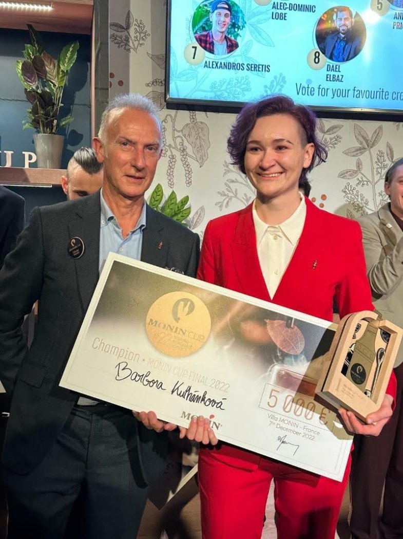 Bára Kulhanková vítězkou světového finále Monin Cupu.jpg Bára Kulhanková vítězkou světového finále Monin Cupu!