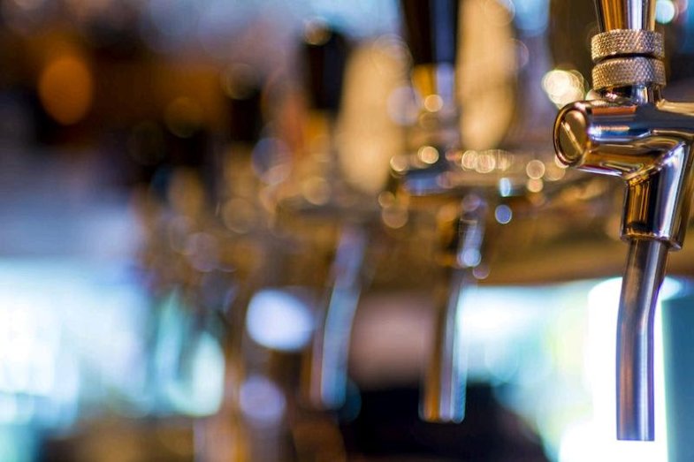 Zašlapáváme si do země naše kulturní dědictví. Hospodu.jpg Zašlapáváme si do země naše kulturní dědictví. Hospodu