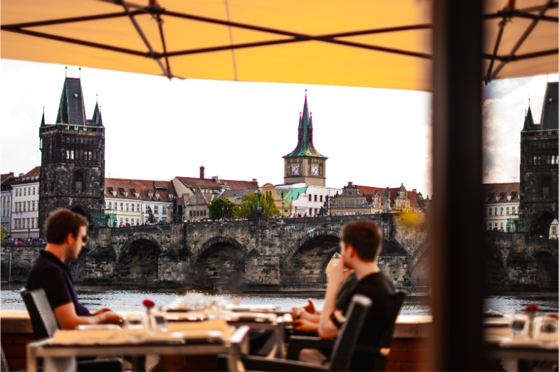 Restaurace BRICK’S na břehu Vltavy na Malé Straně je vyhledávaným místem vysoké gastronomie šéfkuchaře Pavla Sapíka, foto Restaurace BRICK'S